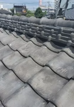 熊谷市　屋根修理（棟瓦積み直し）のサムネイル