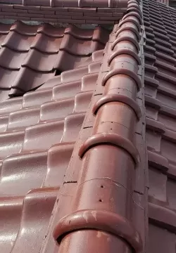 深谷市　屋根工事（棟瓦葺き直し）のサムネイル