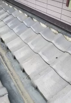 【雨漏り修理】深谷市　屋根工事（新規ルーフィング　葺き直し）のサムネイル