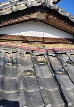 熊谷市　台風被害入母屋根の葺き止め部復旧工事のサムネイル